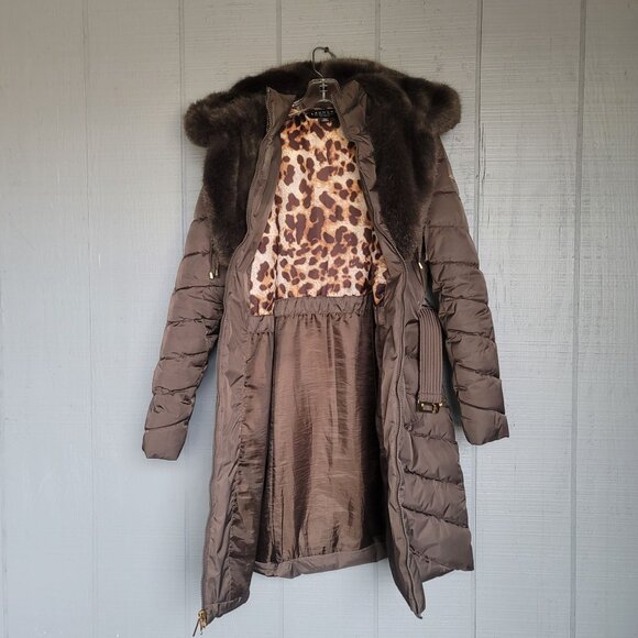 Laundry by Shelli Segal Faux-Fur Trim Hooded Puffer Belted Coat. Size M - Picture 8 of 11